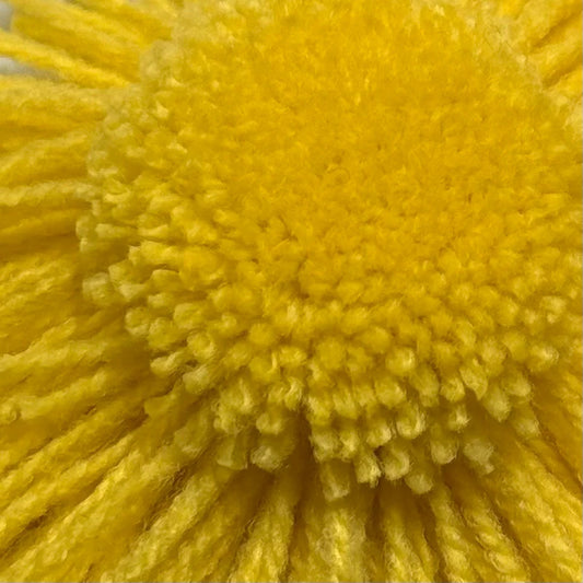 品番【470】タフティング用アクリル毛糸(MB210/日本製)。発色が美しく、ラグ制作やパンチニードル作品に適した毛糸の拡大写真