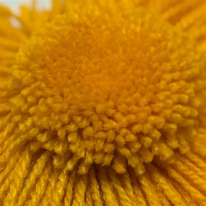 品番【130】タフティング用アクリル毛糸（MB210／日本製）。発色が美しく、ラグ制作やパンチニードル作品に適した毛糸の拡大写真