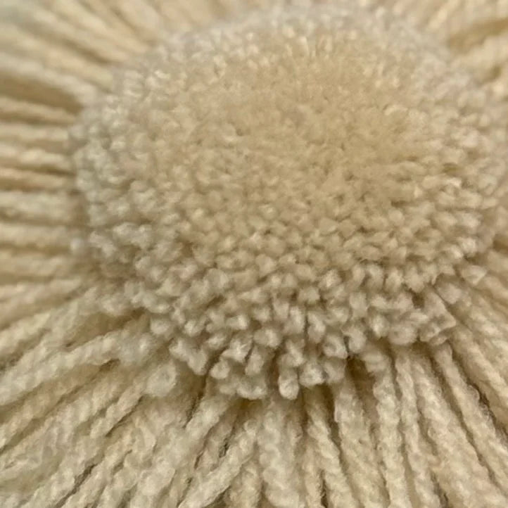 品番【22】タフティング用アクリル毛糸（MB210／日本製）。発色が美しく、ラグ制作やパンチニードル作品に適した毛糸の拡大写真