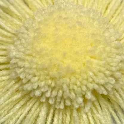 品番【YE-011】タフティング用アクリル毛糸（MB210／日本製）。発色が美しく、ラグ制作やパンチニードル作品に適した毛糸の拡大写真