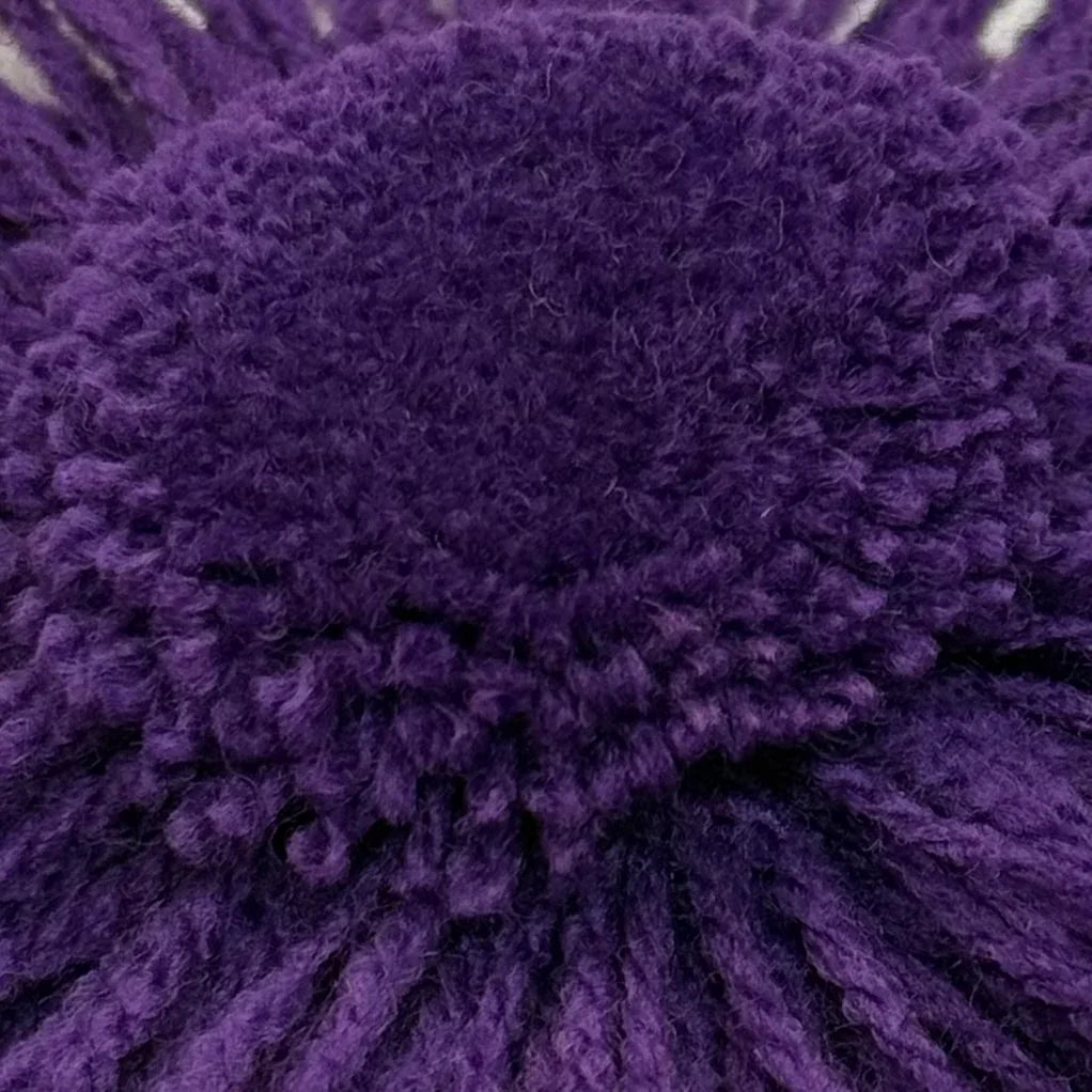 品番【purple】タフティング用アクリル毛糸（MB210／日本製）。発色が美しく、ラグ制作やパンチニードル作品に適した毛糸の拡大写真