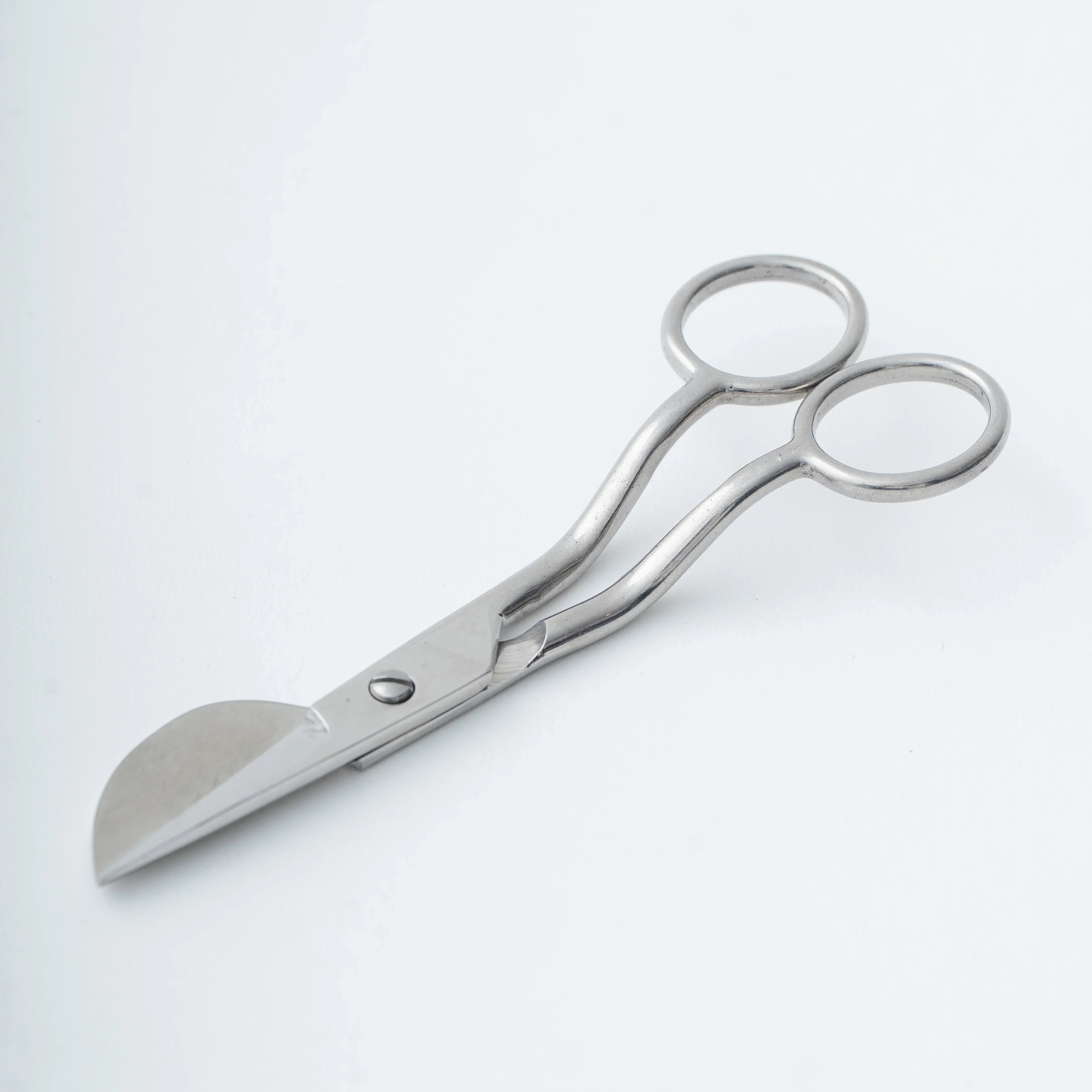 吹きガラス　はさみ　ダックビル ラグ用ハサミ（スリムダックビル） – RUGMATAG