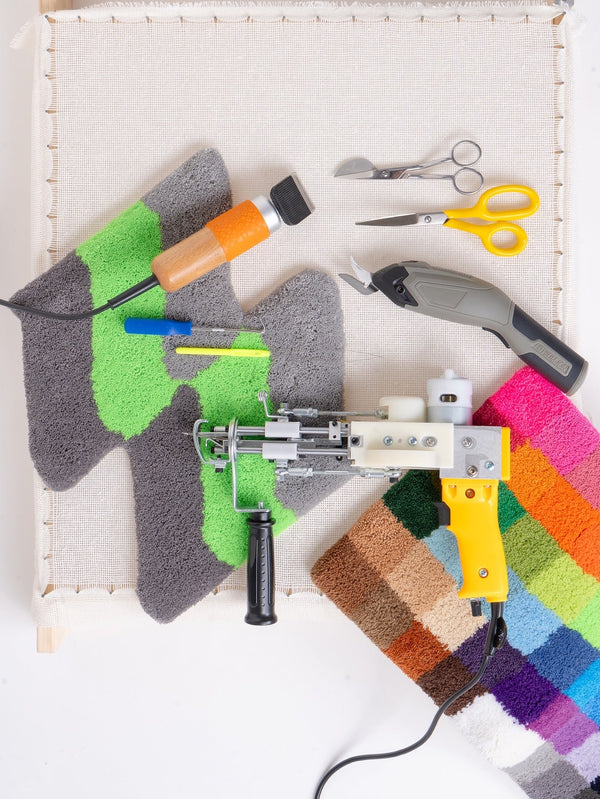 ホームタフティングスタートコース。タフティングガン・トリマー・基布など全工程で使う道具一式